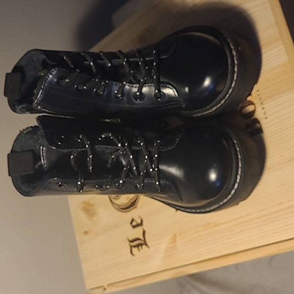 Boots for kids - Picture 2 of 3